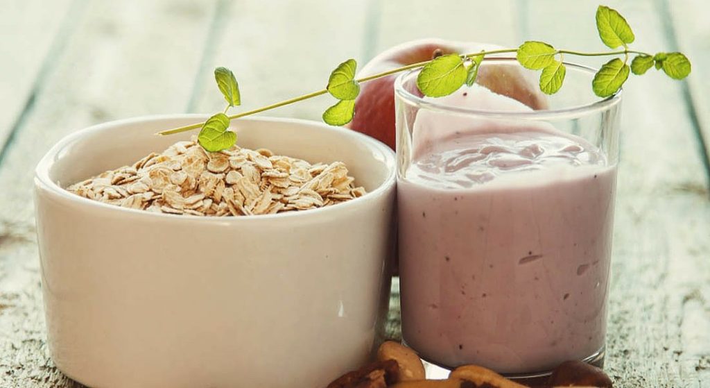 Delicious and Healthy Oatmeal Yogurt